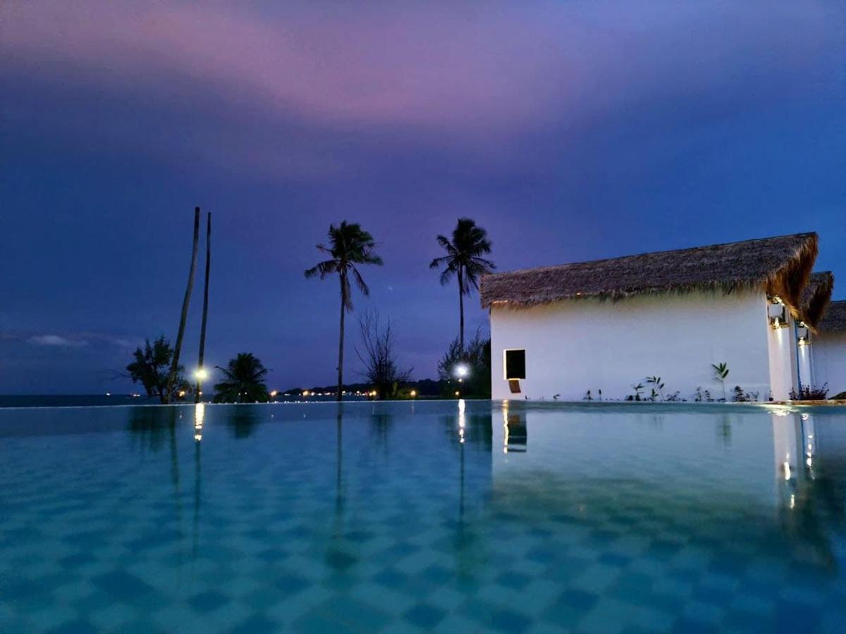 Luna Koh Rong Hotel Pagoda Beach Exterior photo
