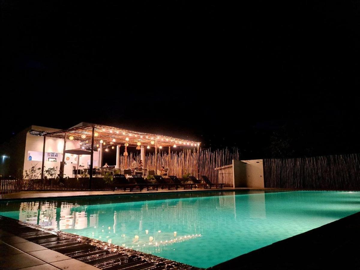 Luna Koh Rong Hotel Pagoda Beach Exterior photo